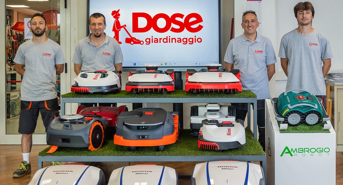 Stai cercando il tuo nuovo robot tagliaerba? Affidati a chi cura oltre 120 campi da calcio.